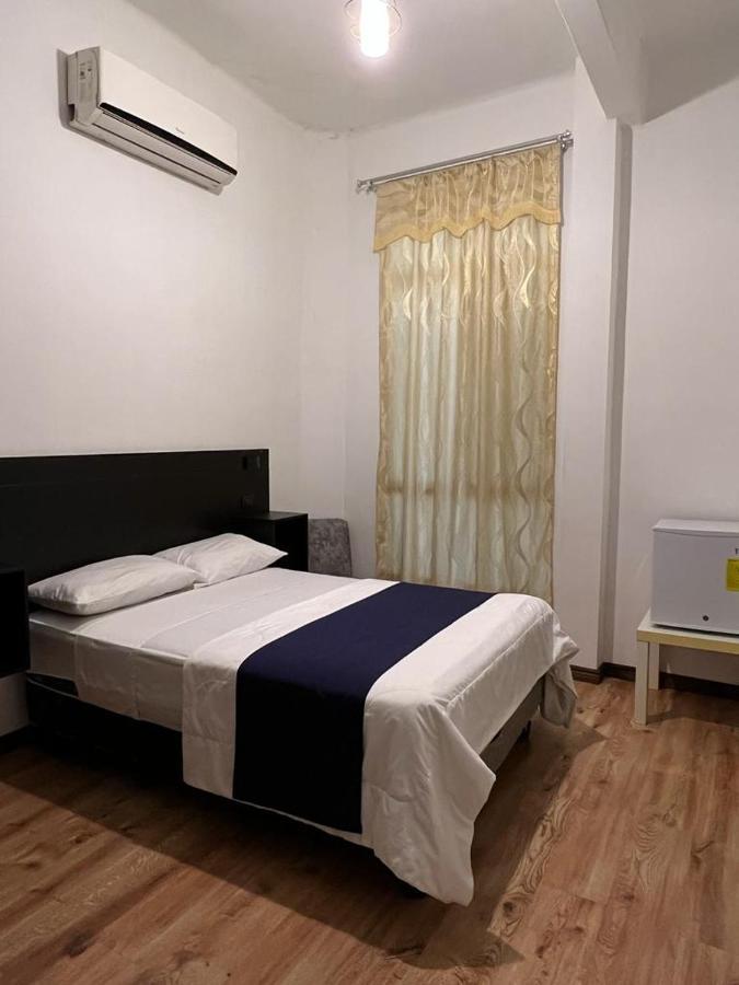 Hotel Perla Central Гуаякуил Екстериор снимка