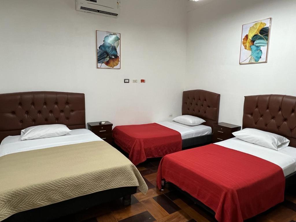 Hotel Perla Central Гуаякуил Екстериор снимка